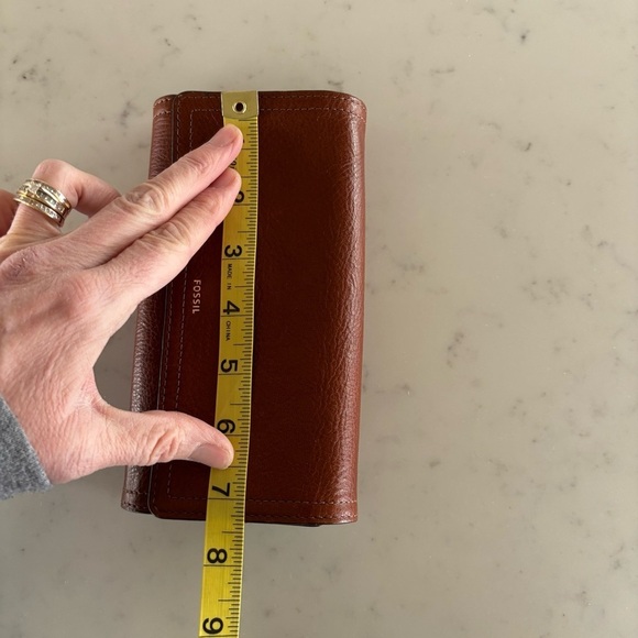 Fossil Leather Trifold Wallet - Picture 9 of 10